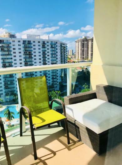 Sunny Isles 14th Floor Intracoastal View!! *
