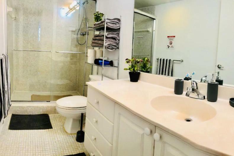 Sunny Isles 14th Floor Intracoastal View!! * Miami Beach