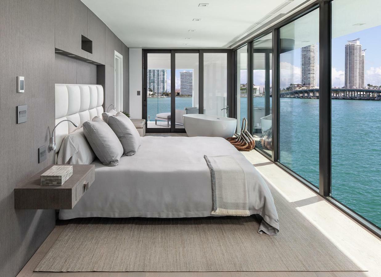 Villa Arkup - At A Luxury Overwater In South Beach