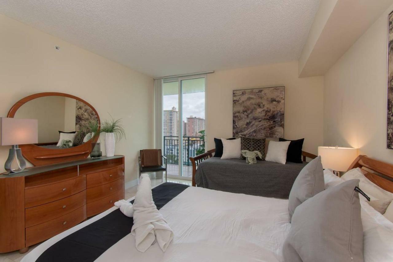 Stylish Modern 2bd/2bth Apt. Min To