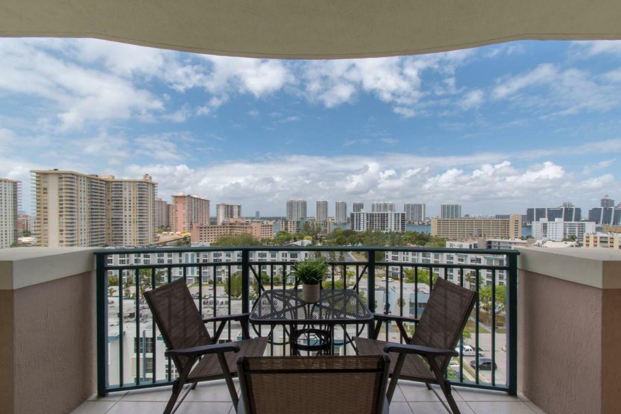 Stylish Modern 2bd/2bth Apt. Min To Holiday home