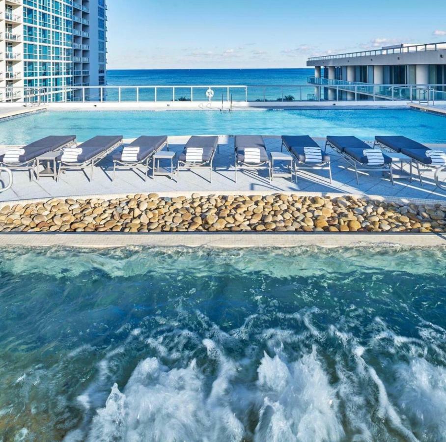 Apartment Oceanview At The Carillon