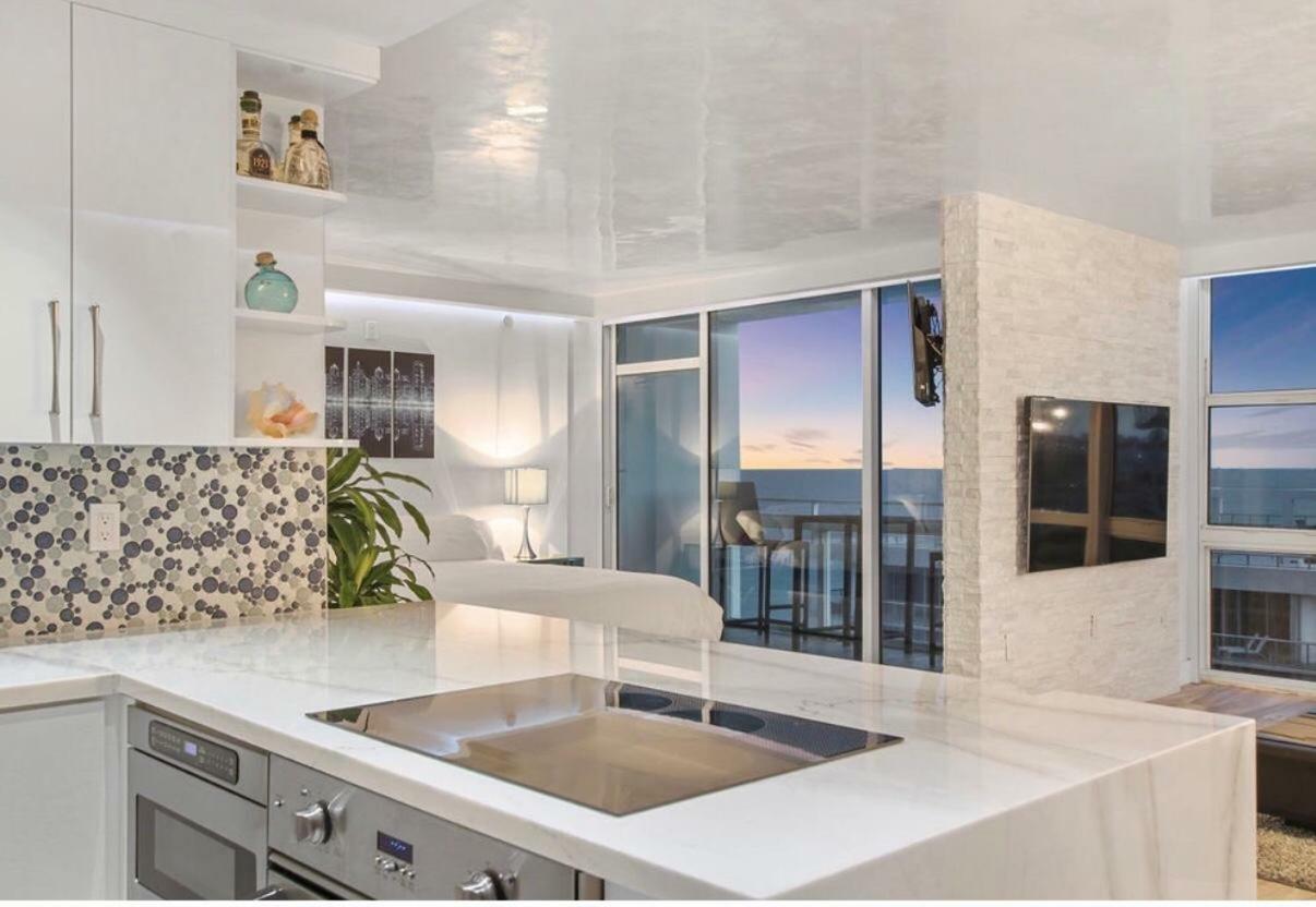Apartment Oceanview At The Carillon Miami Beach