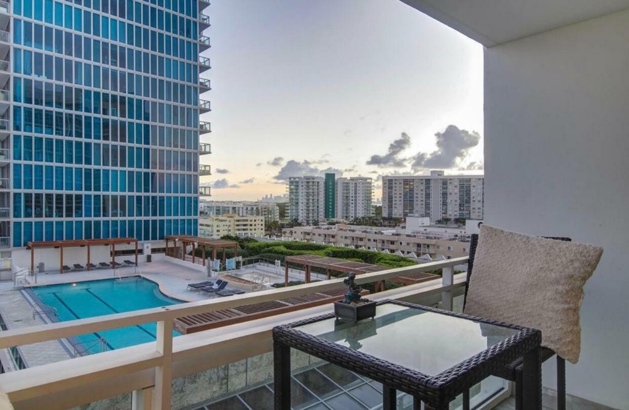 Apartment Oceanview At The Carillon Miami Beach