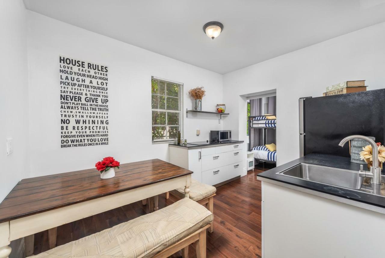 927 Jefferson Apartment *