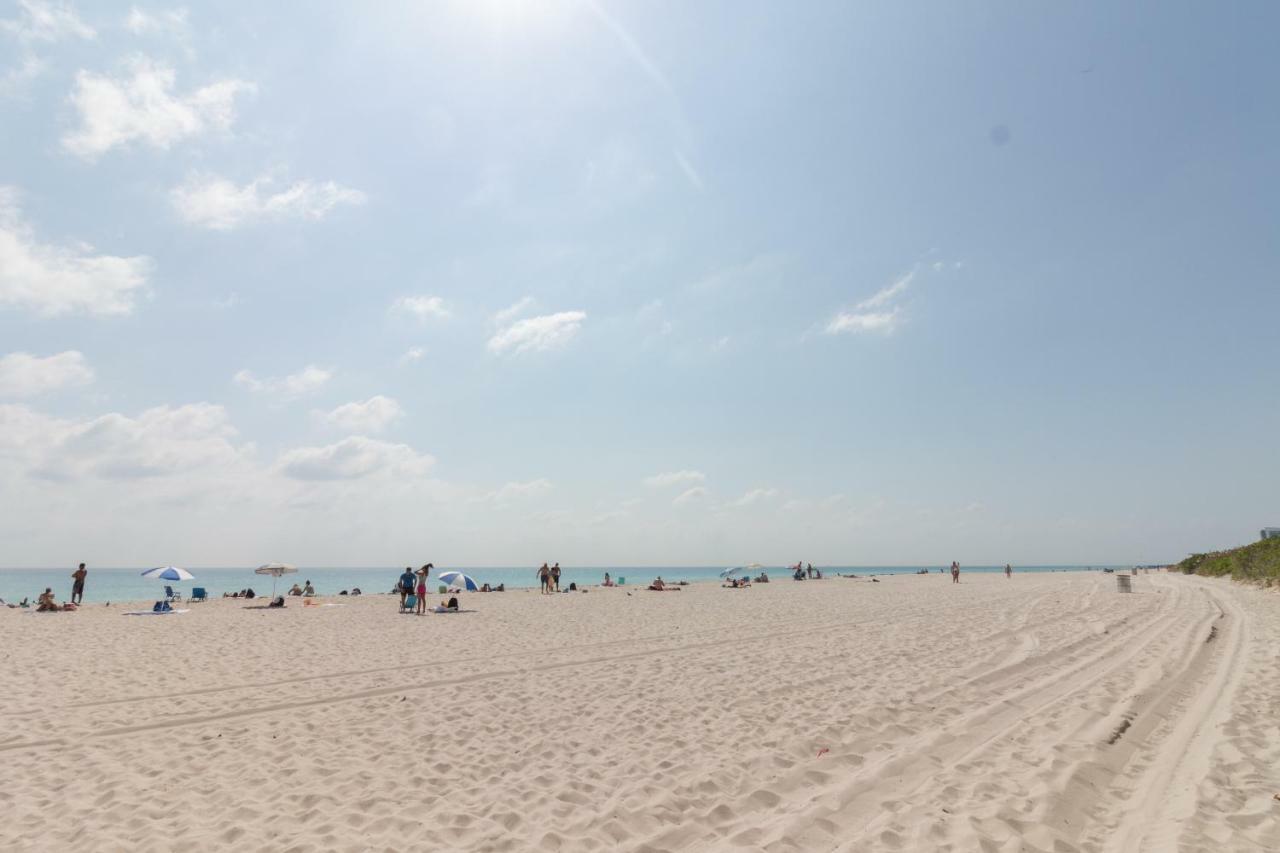 Castle Beach: Coral * Miami Beach