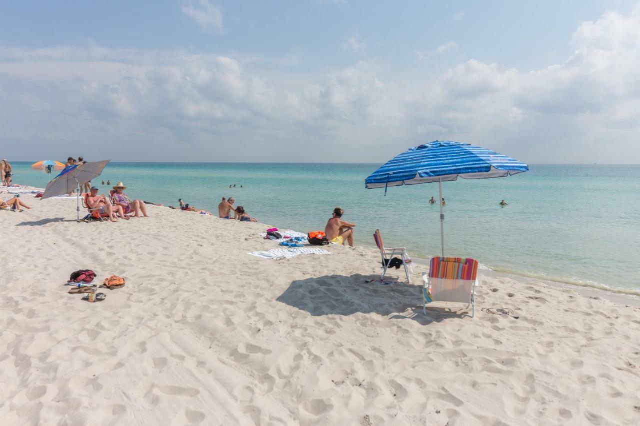 Castle Beach: Coral *