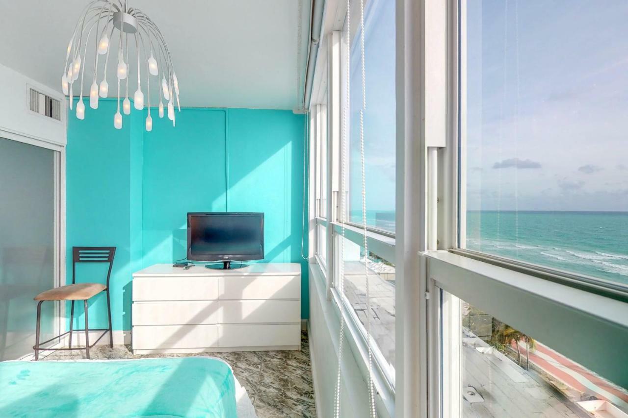 Castle Beach: Blue-passion Flower Miami Beach