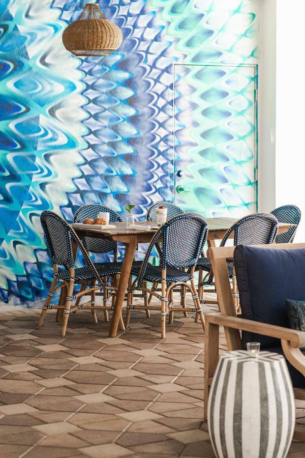 Hotel Blue Moon