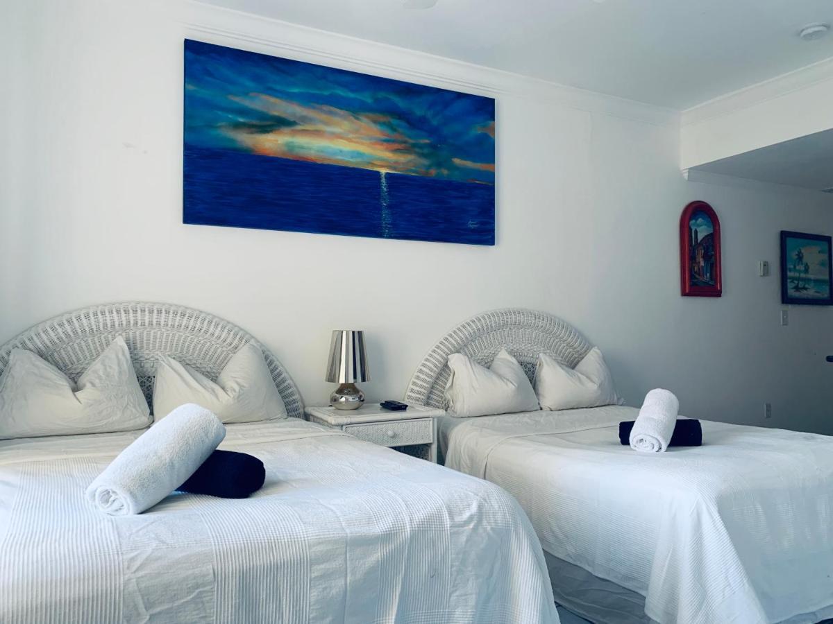 Beachfront Ocean Dr White Paradise Sobe 311