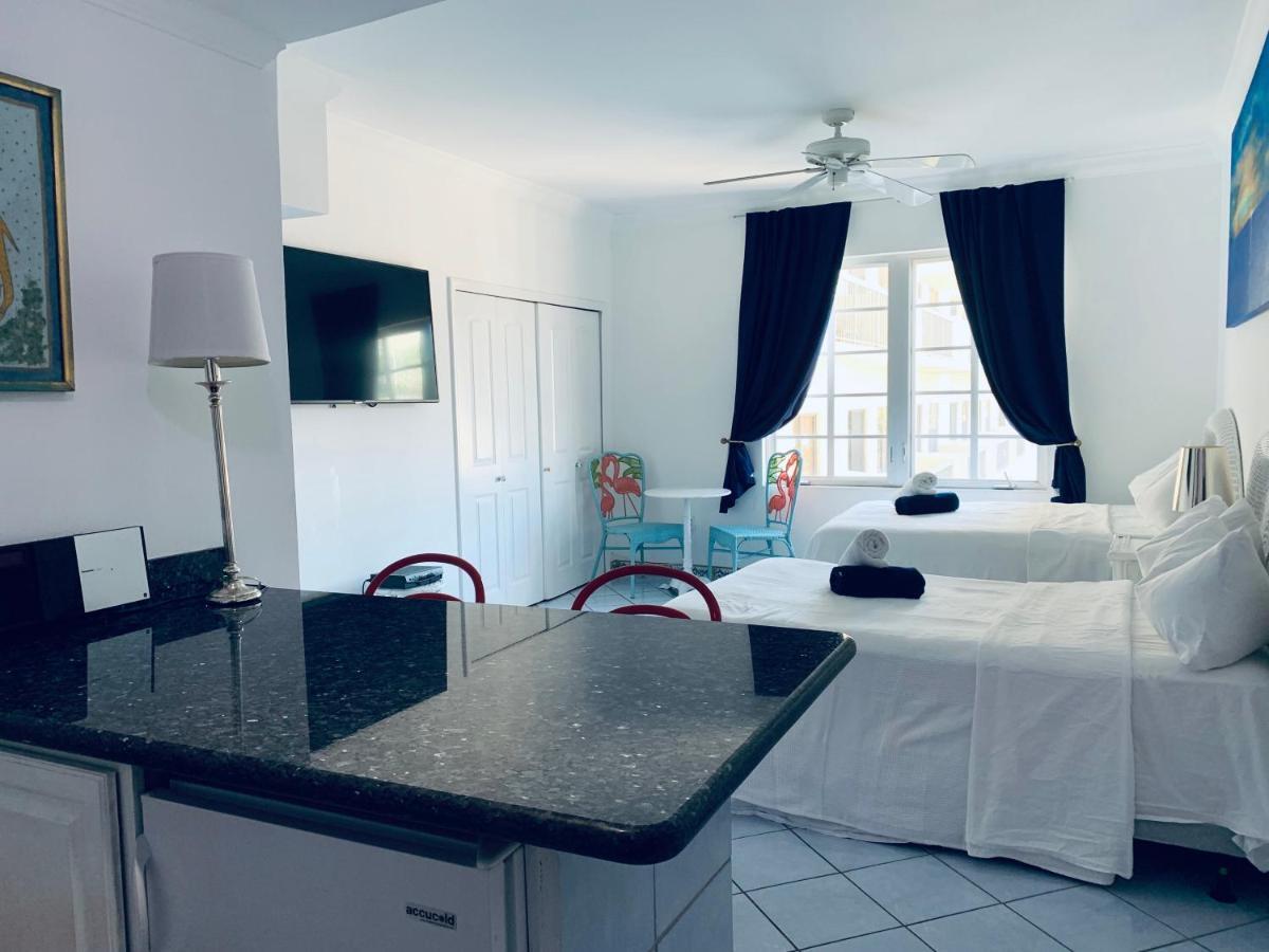 Apartment Beachfront Ocean Dr White Paradise Sobe 311