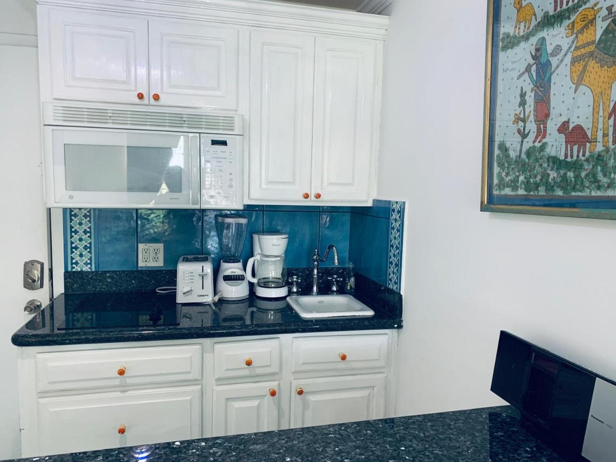 Beachfront Ocean Dr White Paradise Sobe 311