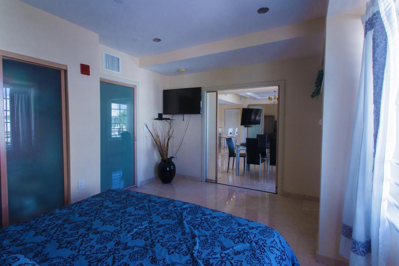 The Carlyle Apartment *