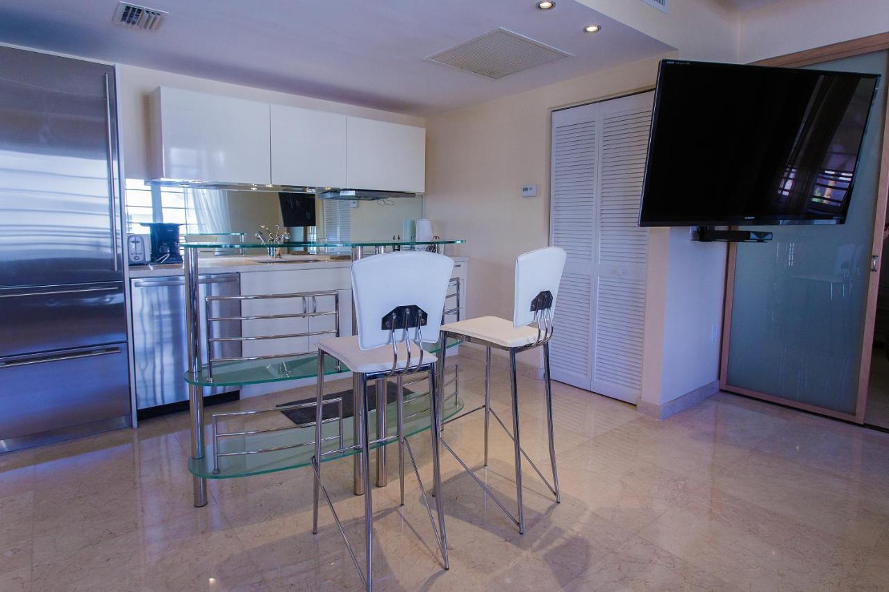 The Carlyle Apartment