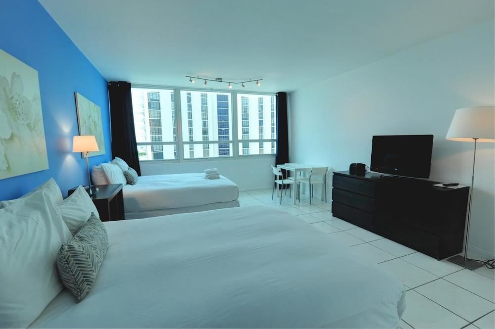 Collins By Design Aparthotel Miami Beach