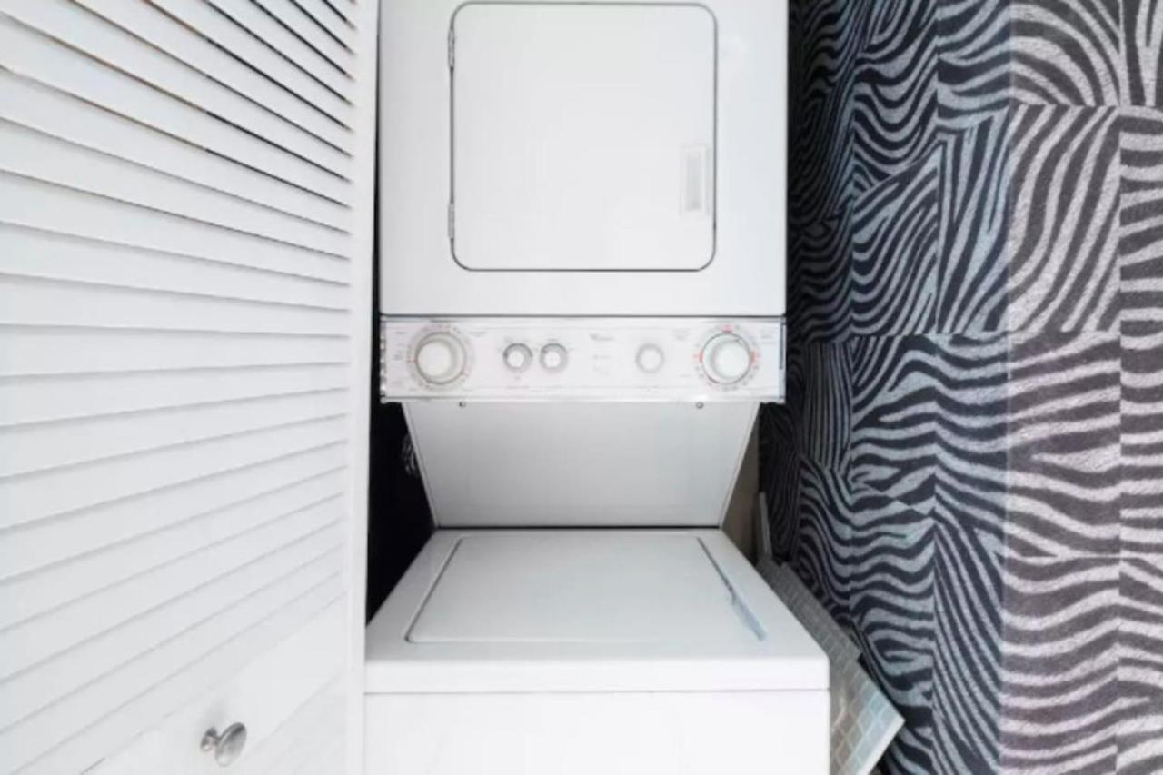 Heart Of South / Modern / Ocean Drive - Carlyle Apartment