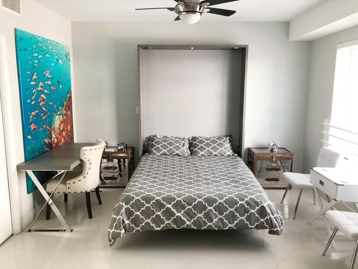Heart Of South / Modern / Ocean Drive - Carlyle Apartment