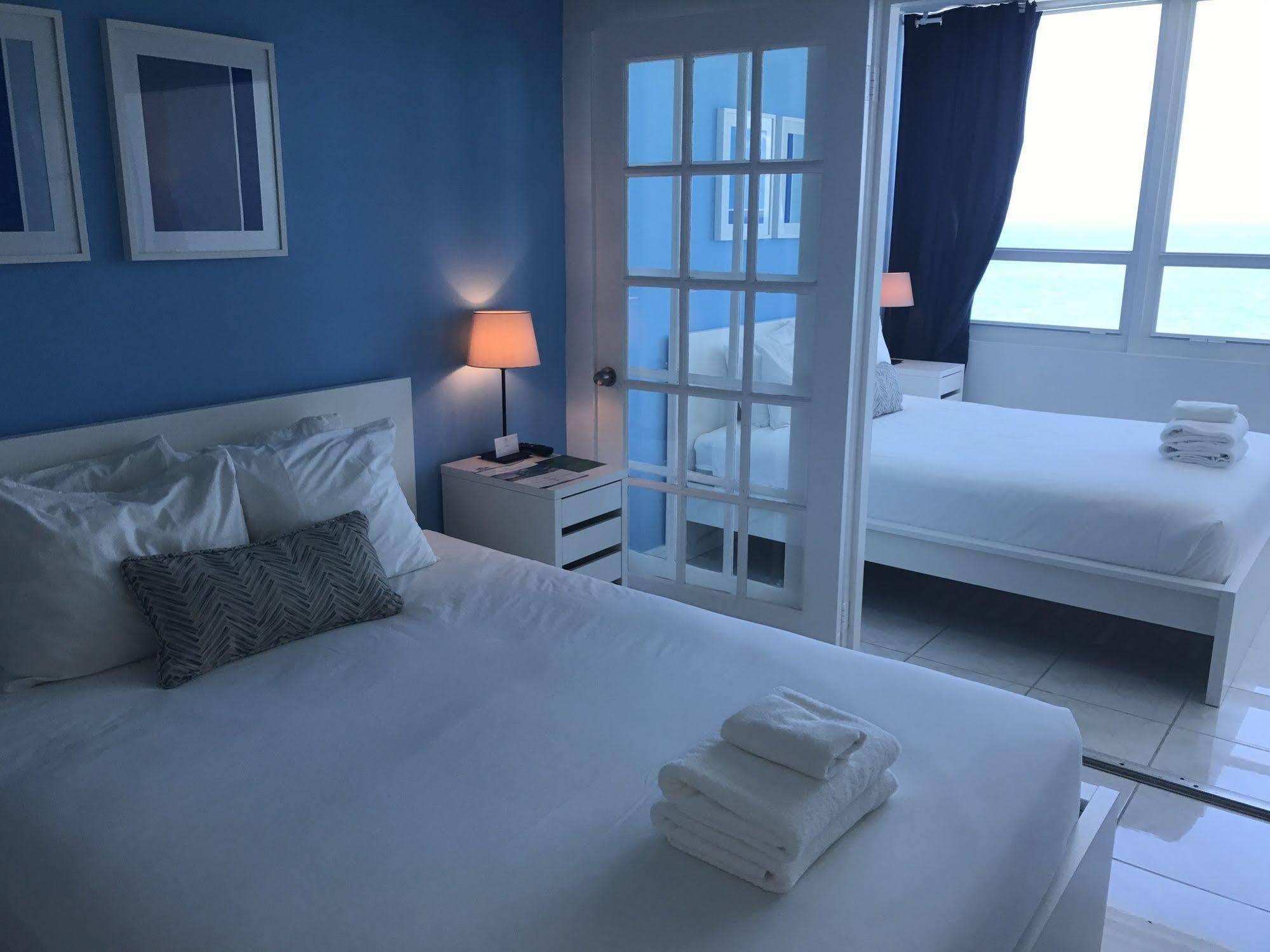 Aparthotel Collins By Design 3*