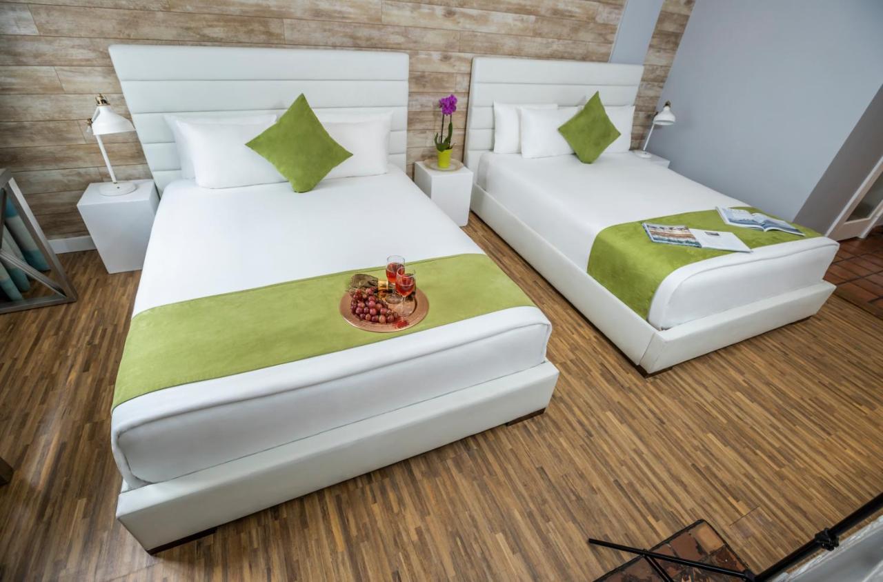 Chesterfield & Hotel Miami Beach