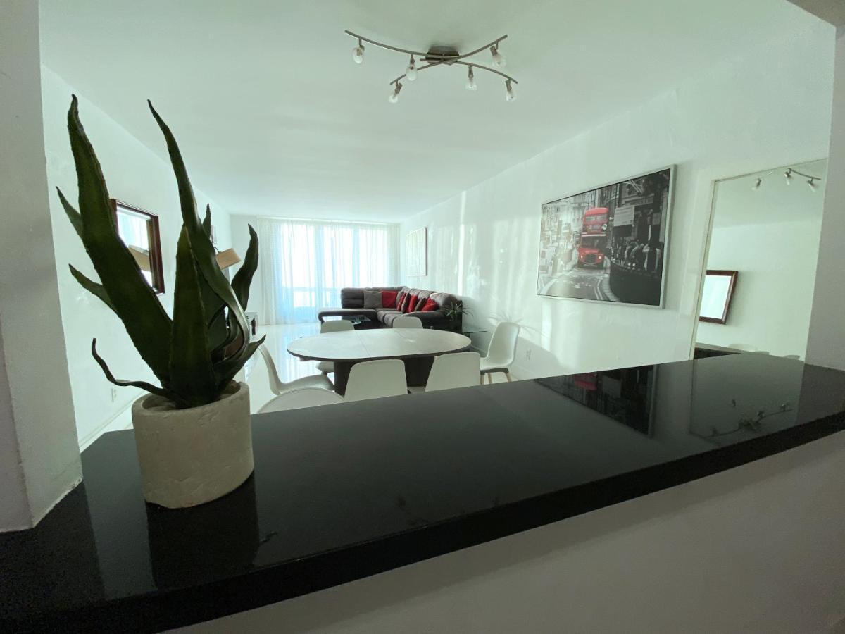 Sunny Isles 14th Floor Intracoastal View!! Miami Beach