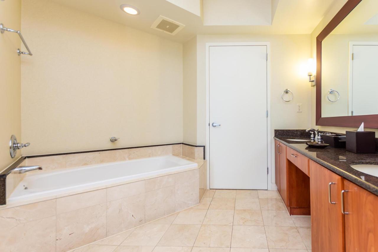 Trump International Ocean View 1,100 Sf 1 Bed 1bth - Privately Owned *