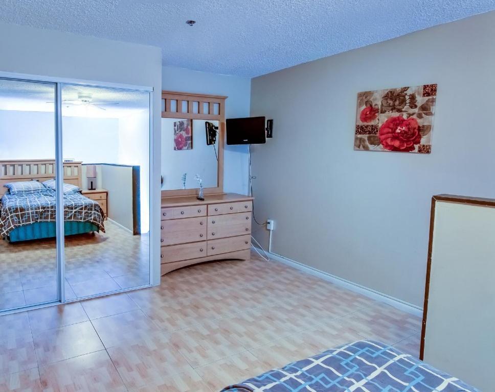 Castle L1 Double-loft With Access, Pool, Tennis And Free Parking! Holiday home *