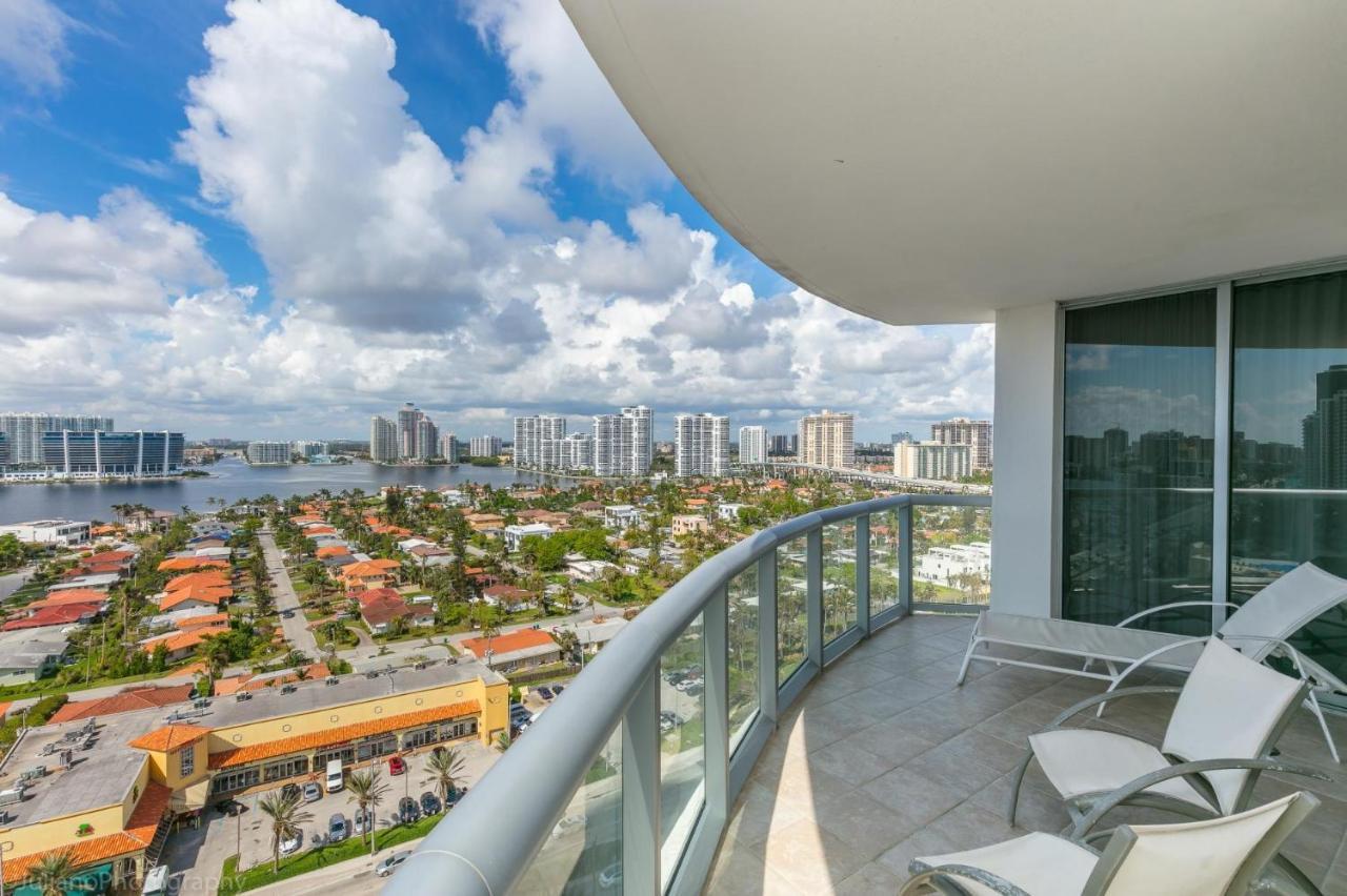 Ocean View 25th Floor At Marenas By Ammosfl Apartment