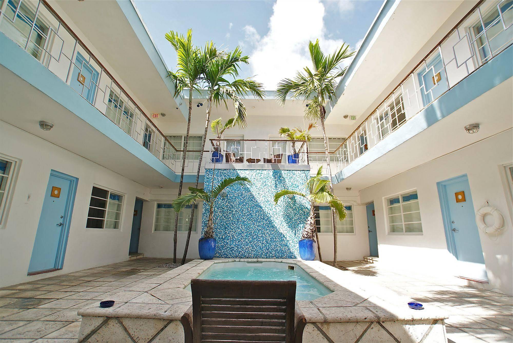 Aqua & Hotel Miami Beach