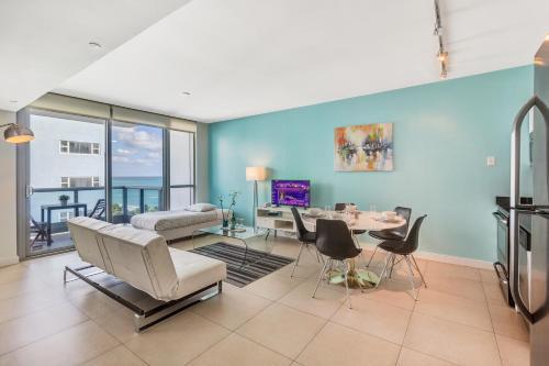 Dharma Miami At Monte Carlo Apartment