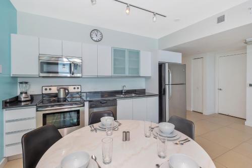 Dharma Miami At Monte Carlo Apartment Miami Beach