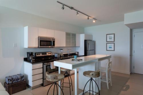 Dharma Miami At Monte Carlo Apartment