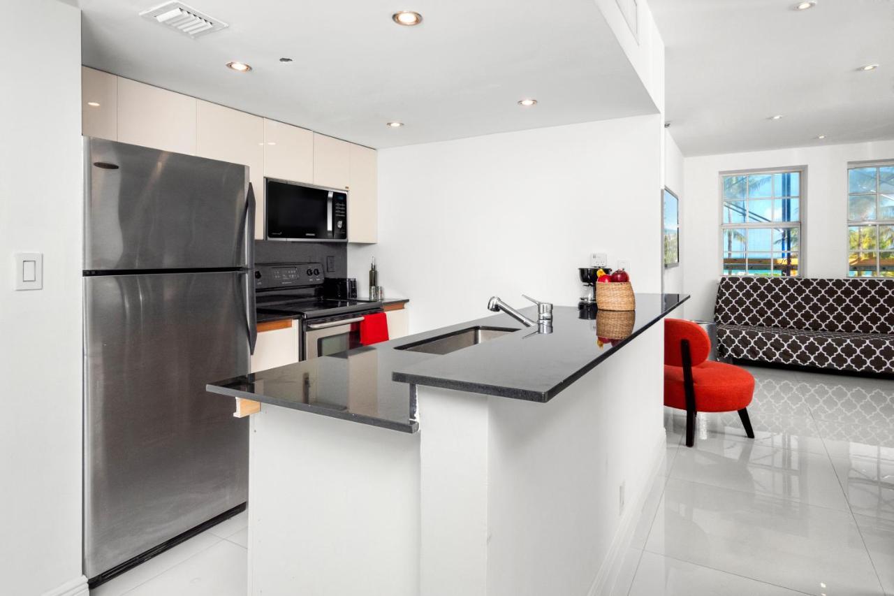 Apartment South In Ocean Drive *