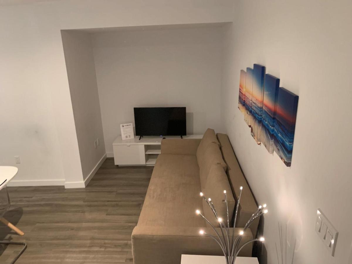 Ocean Drive Apartment *