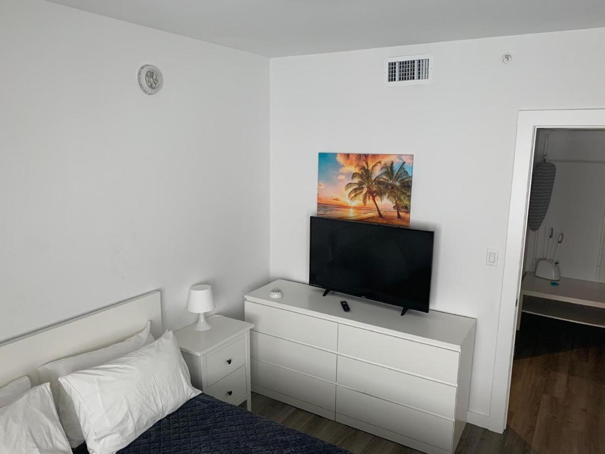Ocean Drive Apartment *