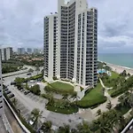 Areia Azul Aparts Miami