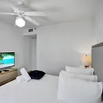 Ocean View Serenity Condo Beach Service 915