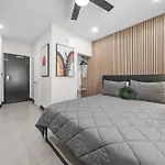 Baybreeze Apartments By Lowkl