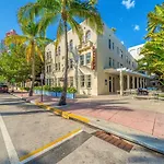 Le Petite Miami Beach