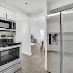 Beautiful Oceanside Retreat With Beach Service 1606