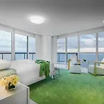 Luxurious Condo With Spectacular Ocean Views