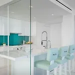 Luxurious Condo With Spectacular Ocean Views