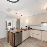 Private Studio Residence At Roney Palace -531