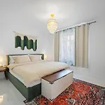 Sage On Ocean Drive Apartments