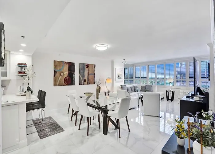 Luxury Beachfront Condo Beach Service 1418