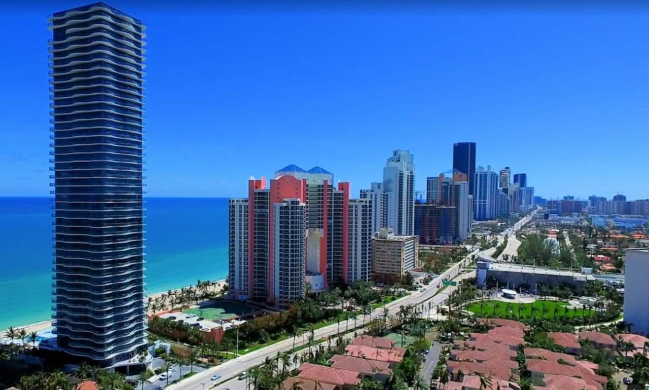 Beach At Condo-hotel * Miami Beach
