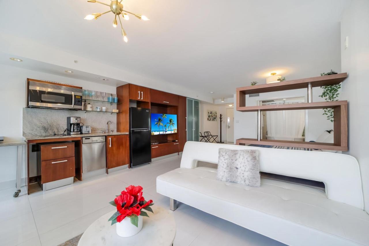 Strand Ocean Drive Suites 3*