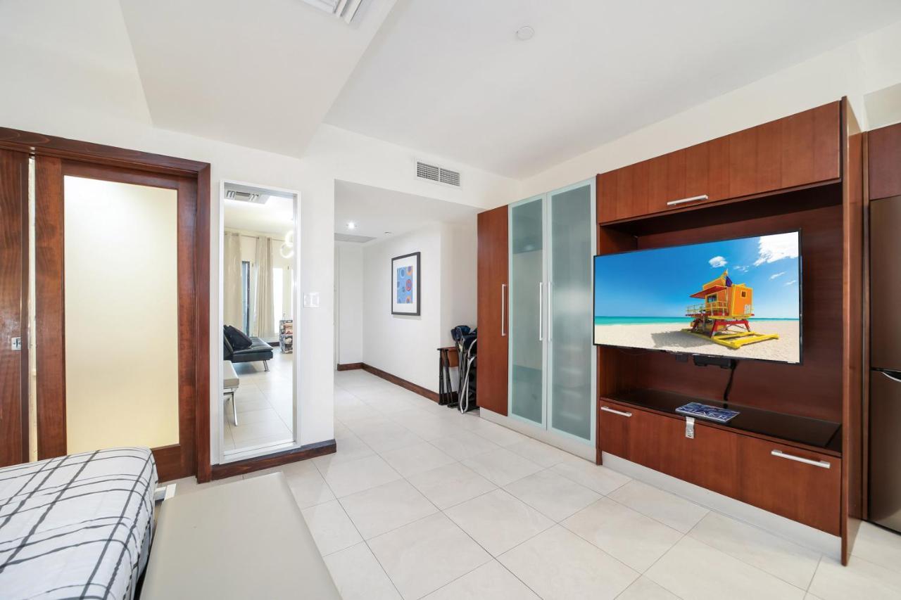 Strand Ocean Drive Suites Miami Beach