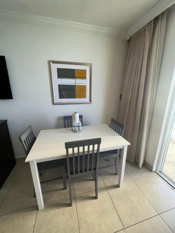 Areia Azul Aparts Miami
