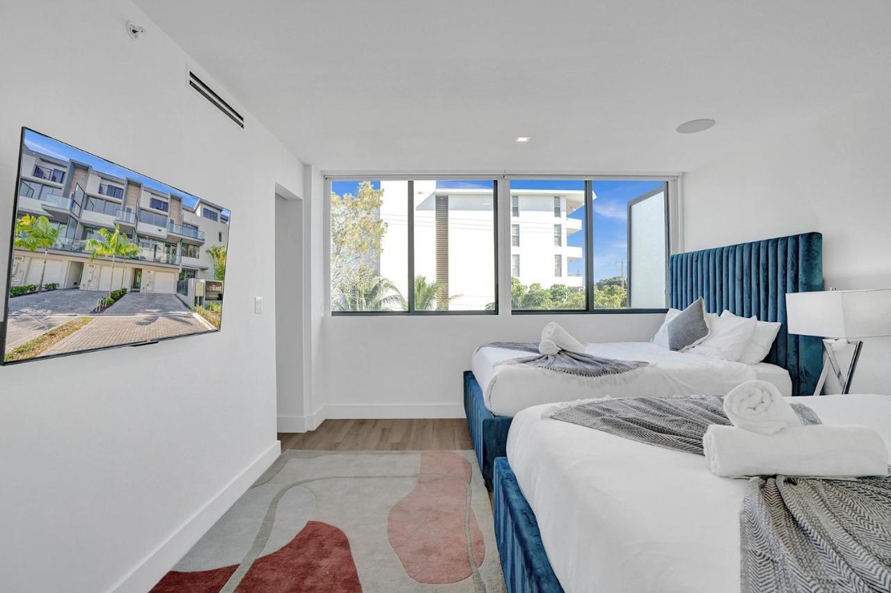 Up East Townhomes By Nomada Residences Apartment