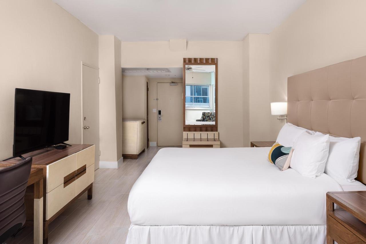 Hotel Sherry Frontenac Oceanfront Miami Beach